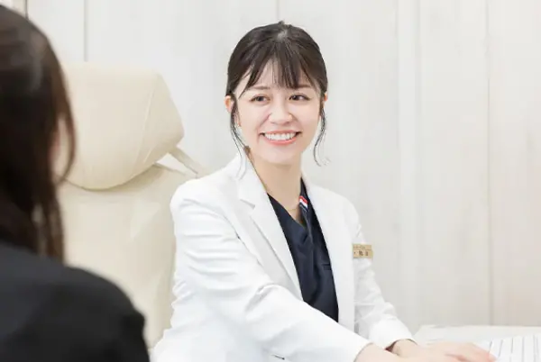 カウンセリング中の院長